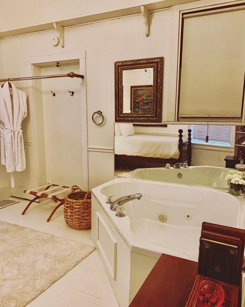 Chesnut Cottage Inn Bed & Breakfast โคลัมเบีย ภายนอก รูปภาพ