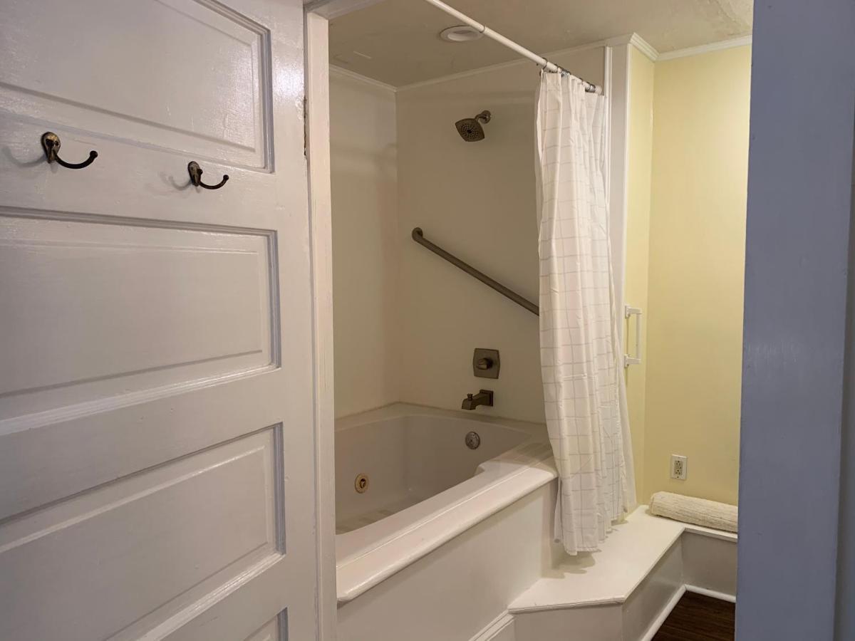 Chesnut Cottage Inn Bed & Breakfast โคลัมเบีย ภายนอก รูปภาพ